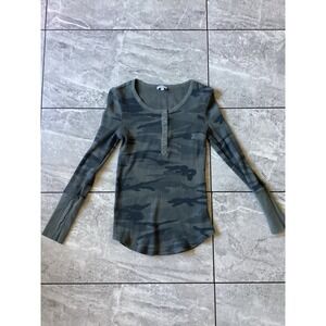 Splendid Womens Camo Thermal Henley Top Green Waffle Knit RF8K631 Size Medium
